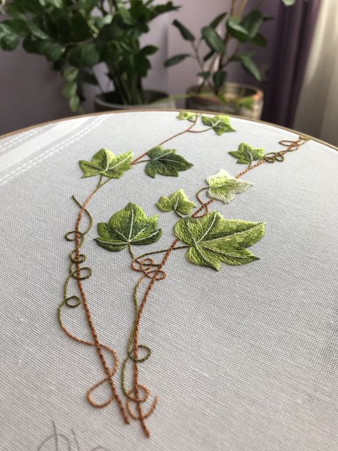 Embroidery Foliage, Vine Embroidery Pattern, Ivy Embroidery, Vines Embroidery, Embroidered Foliage, Silk Ribbon Embroidery Patterns, Basic Hand Embroidery Stitches, Flower Machine Embroidery Designs, Embroidery Leaf