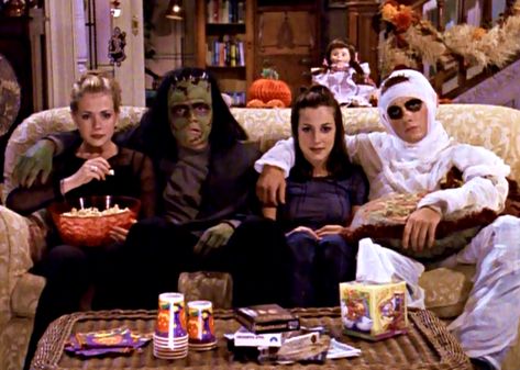 Multiple Halloween episodes of Sabrina the Teenage Witch. I cant be the only one who misses this show 00s Halloween Aesthetic, Halloween In The 90s, Halloween Aesthetic 90s, 90’s Halloween, Halloween Season Of The Witch, 90s Halloween Aesthetic, Kitchy Halloween, Halloween 90s, Halloween Episodes