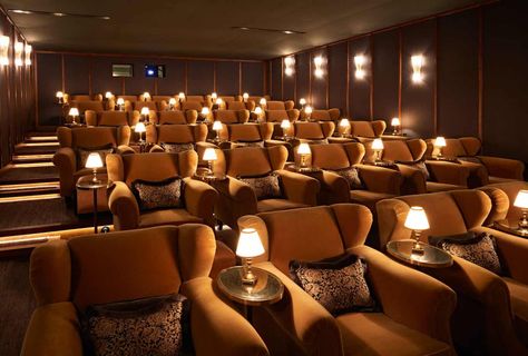 Rising over the Singel canal, this unique screening room is housed in a 1930s building. With an original 1930s Art Deco, this location features a unique atmosphere for film screenings or conferences. What’s more, this space has rows of comfortable velvet armchairs which gives the room a vintage aesthetic. While comfy cashmere blankets add a touch of cosiness. Moreover, the room comes equipped with a high-quality projector and Wi-Fi. Screening Room, Home Theater Room Design, Theater Room Design, Private Event Space, European City Breaks, Home Cinema Room, Cosy Spaces, Home Theater Rooms, Room Screen