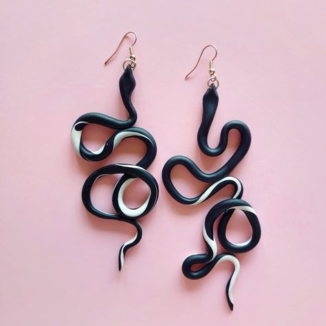 Big and bold statement jewelry. Handmade polymer Clay earrings. Snake Earrings Clay, 3d Clay Earrings, Fimo Jewelry Earrings, Snake Clay Earrings, Polymer Clay Jewelry Ideas Inspiration, Clay Earrings With Charms, Cool Clay Earrings, Clay Diy Earrings, Earring Polymer Clay