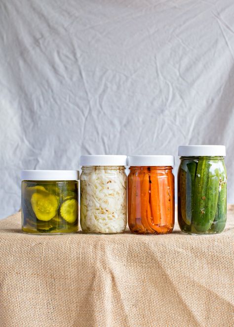 Pickle Juice Recipe, Leftover Pickle Juice, Dill Pickle Juice, Farmers Market Stand, Vinaigrette Salad, Pickle Juice, Pickle Jars, Distilled White Vinegar, Juice Drinks