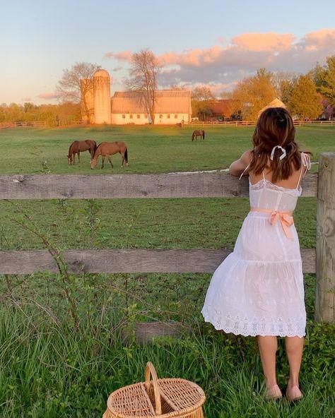 Cute Gardening Outfits, Rebecca Core, Horses Grazing, Cottagecore Nature, Old Dress, Oddly Specific, Wallpaper Nature Flowers, Dream Living, Cottagecore Aesthetic