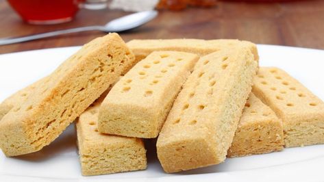 This tastes exactly like your Grandma and her mother's shortbread used to taste. Traditional Shortbread Recipe, Aga Recipes, Shortbread Recipe, Shortbread Biscuits, Shortbread Recipes, Popular Desserts, Shortbread Cookies, Biscuit Recipe, Holiday Baking