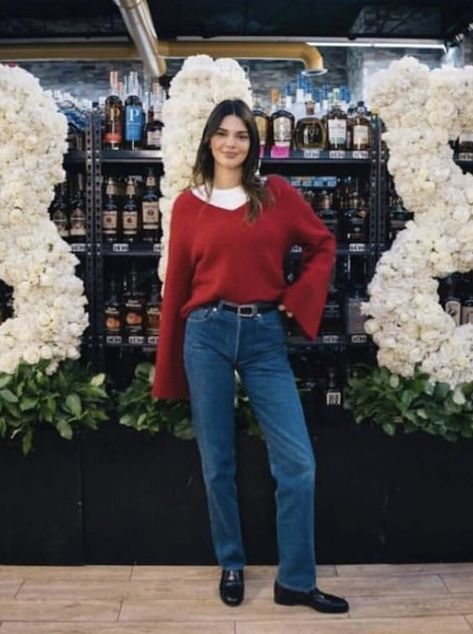 Kendall Jenner Fall Style, Kendall Jenner Red Sweater, Kendall Jenner Style Winter, Kendall Jenner Winter Style, Kendall Jenner Outfits Winter, Kendall Jenner Winter Outfits, 2025 Energy, 2025 Outfits, Kendall Jenner Outfits Casual