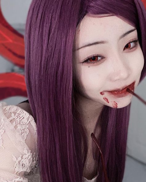 kitsunechoii cosplay Girl Halloween Makeup, Rize Kamishiro, Closet Cosplay, Halloween Makeup Inspiration, Tokyo Ghoul Cosplay, Pretty Halloween, Cosplay Inspo, School Looks, Dye My Hair