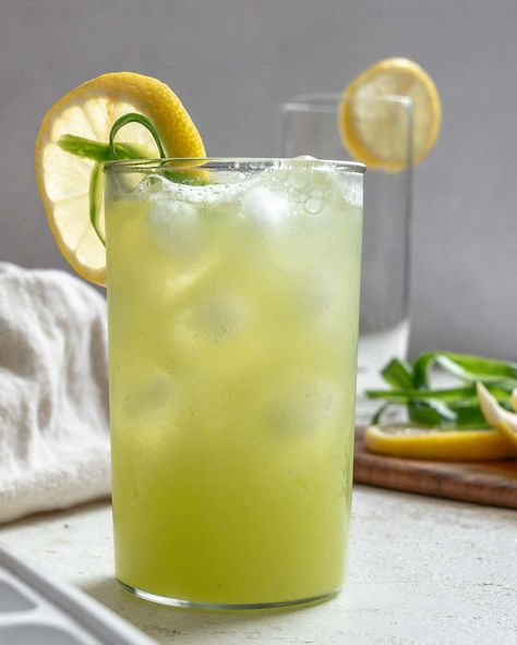 This Cucumber Lemonade is incredibly refreshing and perfect for summer time! It's simple to make and is ready in just 15 minutes. Use up your cucumbers to make this Cucumber Lemonade drink this summer! Cooked Cucumber, Cucumber Lemonade, Watermelon Ball, Vegan Drinks Recipes, Lemonade Drink, Seasonal Vegetables, Plant Based Recipes Easy, Vegetables Recipes, Lemonade Drinks