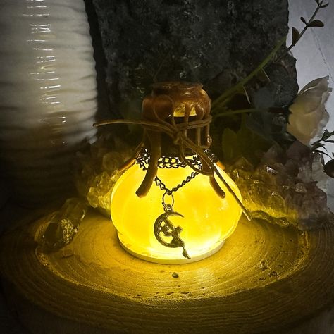 FAIRY GOLD LUMINOUS MAGIC POTION / Potion Botte With Led Light / Decorative Bottle With Chills Effect Potter Prop - Etsy Hogwarts Bedroom, Harvest Fest, Magic Potion, Led Panel Light, Potion Bottle, Witch Aesthetic, Pen And Paper, Bottles Decoration, Halloween Shopping