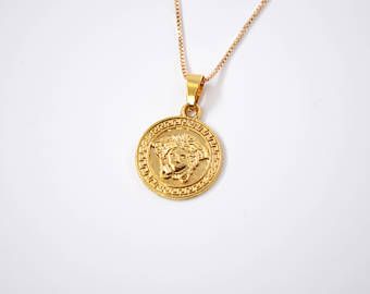 Medusa Medallion Necklace Medusa Medallion, 14th Birthday, Medallion Necklace, Bits And Bobs, Necklace Etsy, Gold Necklace, Pendant Necklace, Pendant, Birthday