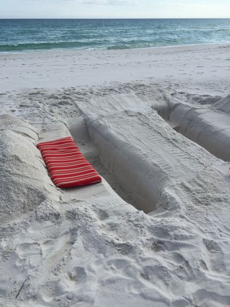 Dug out a table to eat sushi after the proposal. Sand Ideas, Beach Bonfire Parties, Beach Massage, Rodeo Decor, Ramadan Event, Resort Concept, Beach Fire Pit, Beach Picnic Party, Beach Life Hacks