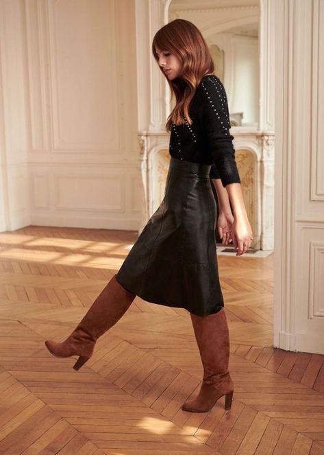 Black Leather Skirt Outfit, Boots Skirt, Rok Outfit, Leather Skirt Outfit, Skirt And Boots, Skirts With Boots, Black Leather Skirts, Elegant Outfits, Leather Skirts