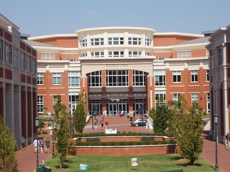 Charlotte Aesthetic, Unc College, Boarding School Aesthetic, Unc Charlotte, Unc Chapel Hill, American High School, Annoying People, New College, Architecture Design Drawing