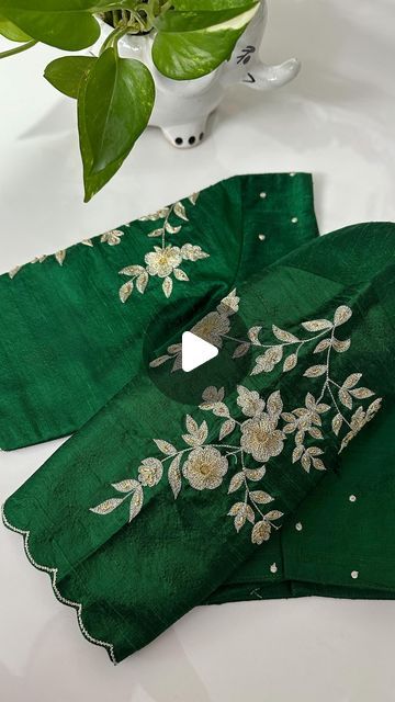 Green Embroidery Blouse, Machine Work Blouse Designs, Machine Embroidery Designs For Blouse, Machine Embroidery Designs For Blouses, Bottle Green Blouse, Green Blouse Designs, Lehenga Designs Simple, Aari Work Blouse, Hand Work Blouse Design