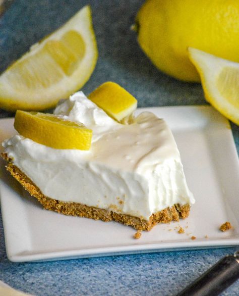 No Bake Lemonade Pie #SummerDessertWeek - 4 Sons 'R' Us Lemonade Pie No Bake, Amish Dishes, Lemonade Pie Recipe, Pies Dessert, Easy Lemon Pie, Easy Lemonade, Cook Desserts, Pie No Bake, Flavored Lemonade