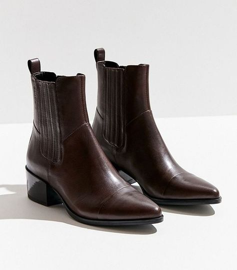 Leather Boots Brown Sleek, Vagabond Brooke Boots Outfit, Brown Leather Boots Women's, Vagabond Boots Outfit, Vagabond Tara Boot Outfit, Vagabond Chelsea Boots, Vagabond Boots Brown, Vagabond Boots, Vagabond Shoes