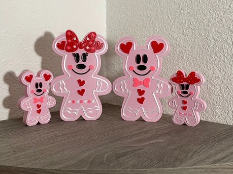 Mickey Mouse Valentines, Shelf Decorating, Family Valentines Day, Disney Valentines, Gingerbread Decorations, Gingerbread Ornaments, Minnie Party, Soft Nails, Mickey Minnie Mouse