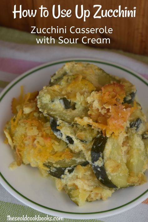 Use Up Zucchini, Ritz Cracker Topping, Zucchini Casserole Recipes, Zucchini Side Dishes, Chocolate Chip Zucchini Bread, Easy Zucchini Recipes, Old Cookbooks, Veggie Casserole, Ritz Cracker