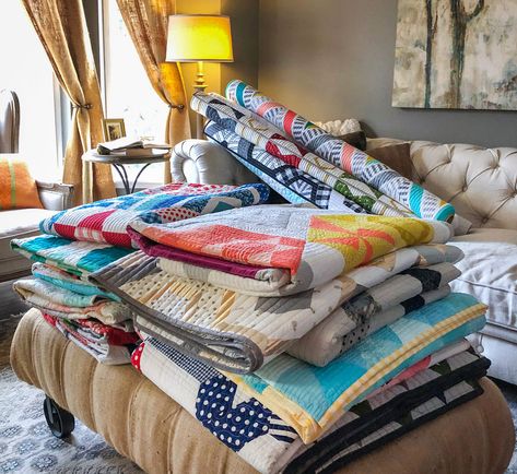 How To Store Quilts Storage Ideas, Project Storage Ideas, Quilt Ladder, Sewing Spaces, Quilt Rack, Hanging Quilts, Homemade Quilts, Cuddling On The Couch, Quilt Storage