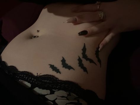 Yes this is my body :) one of my fav tattoos I have <3 Bat Waist Tattoo, Tattoos Waist, Bat Spine Tattoo, Goth Belly Tattoo, Midriff Tattoo, Bat On Stomach Tattoo, Bat Tattoo Stomach, Side Waist Tattoo, Bat Stomach Tattoos Women