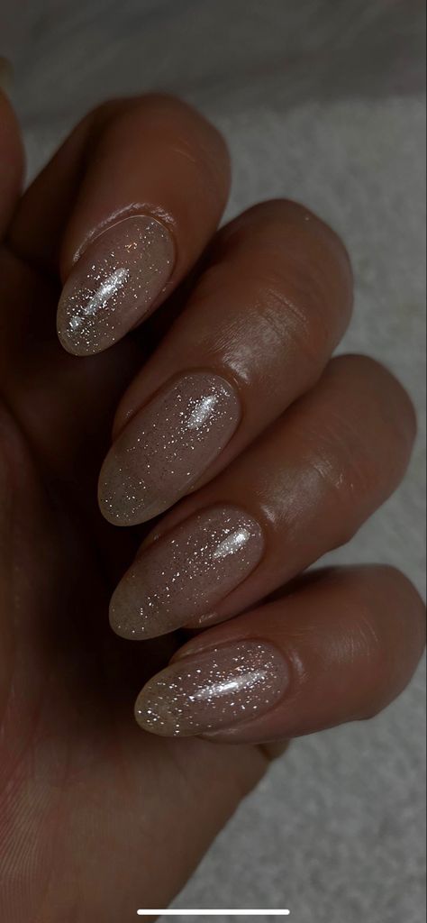 Sparkly Almond Nails, Nude Sparkly Nails, Gold Glittery Nails, Gold Sparkle Nails, Nude Nails With Glitter, Sparkly Nail Designs, Clear Glitter Nails, Champagne Nails, Tan Nails