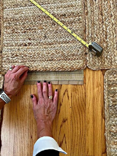 Diy Area Rug, Placemat Rug, Rustic Jewelry Organizer, Wine Picnic Table, Inexpensive Rugs, Diy Rugs, Chevron Headboard, Diy Placemats, Carpet Tape