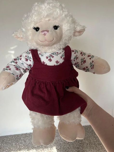 Build A Bear Lamb, Build A Bear Outfits, Teddy Bear Clothes, Kawaii Plushies, Cute Stuffed Animals, Birthday Wishlist, Build A Bear, Cute Toys, Cute Plush