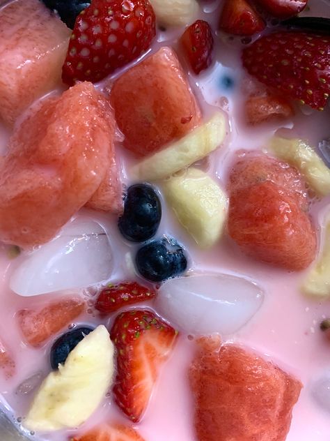 Pink Cute Aesthetic, Korean Dessert, Refreshing Desserts, Food Fruit, Healthy Food Motivation, Healthy Lifestyle Food, Asian Desserts, Delicious Snacks Recipes, Dessert Food