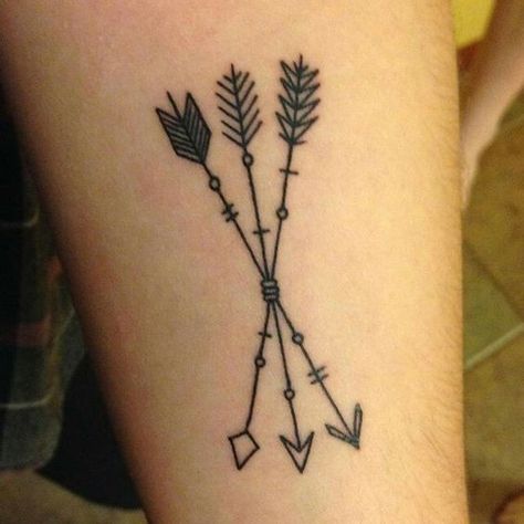 3 Arrow Tattoo, Tattoo Sister, Unique Sister Tattoos, Meaning Of Arrow Tattoo, Arrow Tattoos For Women, Dragons Tattoo, 16 Tattoo, Arrow Tattoo Design, Dragon Tattoo For Women