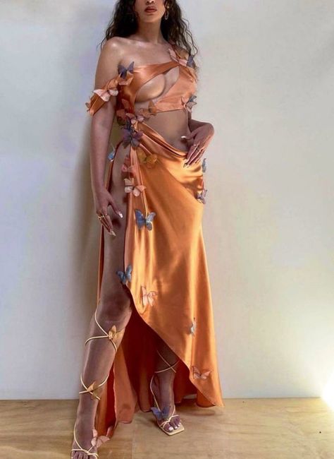 Greek Goddess Outfit, Persephone Costume, Greek Goddess Dress, Sabrina Claudio, Goddess Outfit, Fair Outfits, Goddess Costume, Goddess Dress, Dress Aesthetic