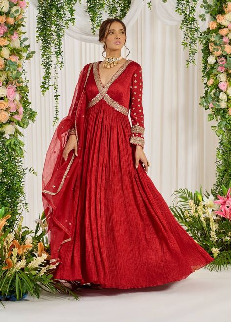 Red embroidered anarkali with dupatta - CUSTOM Anarkali Designs, Anarkali With Dupatta, Embroidered Anarkali, Anarkali Dress Pattern, Traditional Indian Dress, Indian Dresses Traditional, Traditional Indian Outfits, Anarkali Gown, Ethnic Outfits