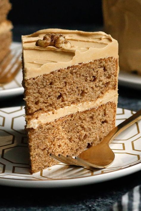 Coffee walnut layer cake Coffee Walnut Cake, Decadent Cheesecake, Nigella Lawson Recipes, Recipe Cheesecake, Coffee And Walnut Cake, Pinterest Food, Heath Bars, Fitness Humor, Cookies Bars