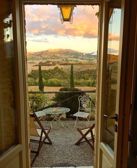 Best Airbnb on Instagram: “Tuscan sun ☀️ via @20.aliens . . 📍#Tuscany #Italy || Photo by @nrjchiasson — swipe up on our story to book” Italy Countryside, Dream Jar, Italian Countryside, Italy Aesthetic, Window View, Italian Summer, Northern Italy, Pretty Places, Travel Aesthetic