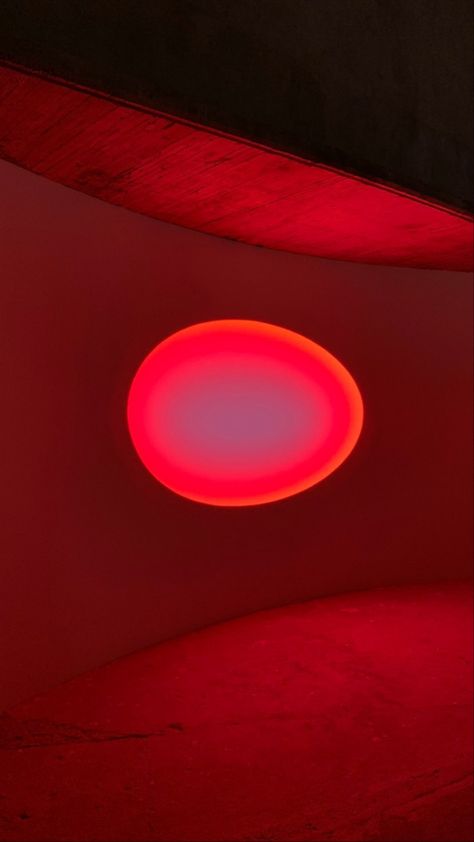 Dream Face, James Turrell, Sensory Art, Cool Portraits, Aura Colors, Art Space, Light Installation, Art Installation, Room Ideas Bedroom