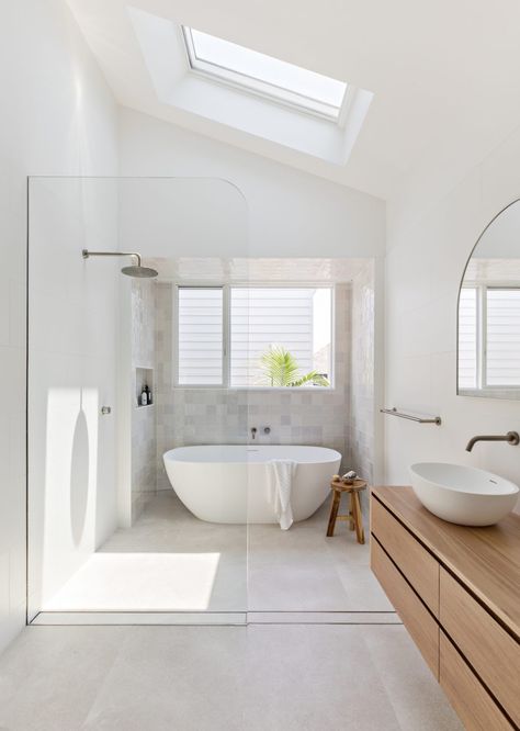 Orton Haus: A coastal home with raw and natural accents - Style Curator Small Luxury Bathroom, Bad Inspiration, Bathroom Design Inspiration, Bathroom Inspiration Decor, Bathroom Design Luxury, Bathroom Renos, Dream Bathroom, Laundry In Bathroom, Bathroom Colors