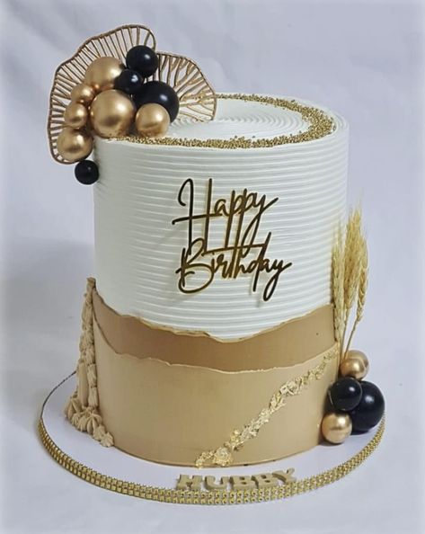 Jackets Design, Chocolate Cake With Gold Drip, Chef Jackets Design, Man Cakes, Modern Birthday Cakes, Whipped Cream Cakes, Layered Cakes, Chef Jackets, Cats Photos