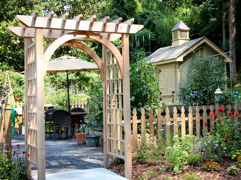 Tips to take your garden from blah to WOW! Wooden Arbor, Arbors Trellis, Pergola Design, Building A Fence, Garden Arbor, Gazebo Pergola, Backyard Fences, Pergola Designs, Backyard Projects