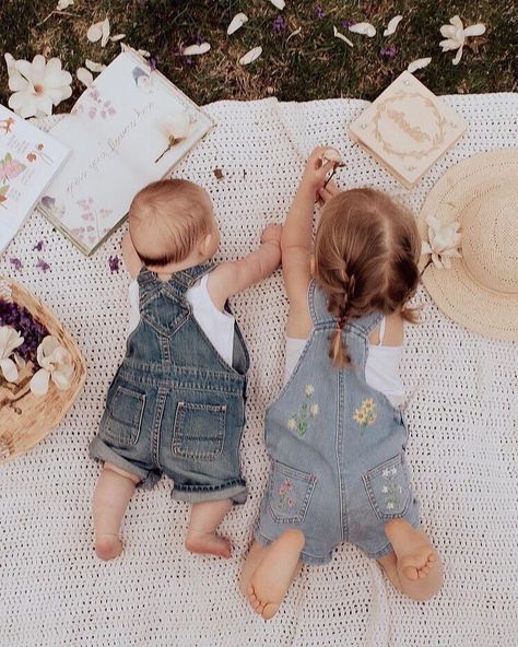 James Aesthetic, Sibling Photography, Sibling Photos, Foto Baby, Summer Activities For Kids, Baby Photoshoot, Fashion Kids, Future Baby, Future Kids