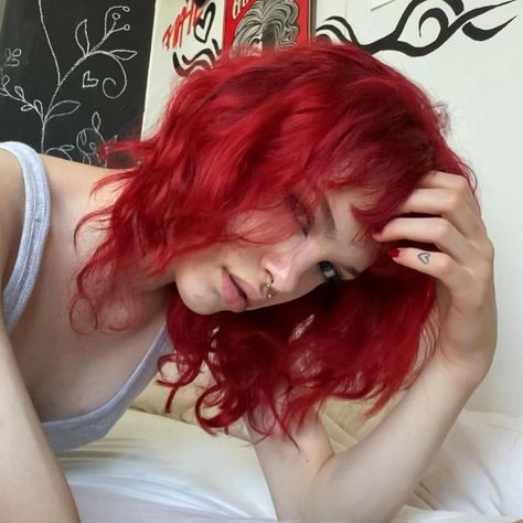 🄵🄻🄾🅁🄴🄽🄲🄴 on Instagram: “photo dump” Short Red Hair, Red Hair Inspo, Red Curly Hair, Dyed Red Hair, Bright Red Hair, Girls With Red Hair, Hair Inspo Color, Aesthetic Hair, Pretty Hairstyles