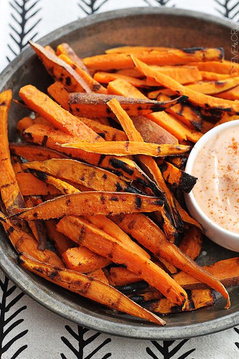 Spicy Grilled Sweet Potato Fries Grilled Sweet Potato Fries, Best Grill Recipes, Grilled Sweet Potatoes, Lemon Bowl, Potato Fries, Sweet Potato Fries, Side Recipes, Kitchen Recipes, French Fries