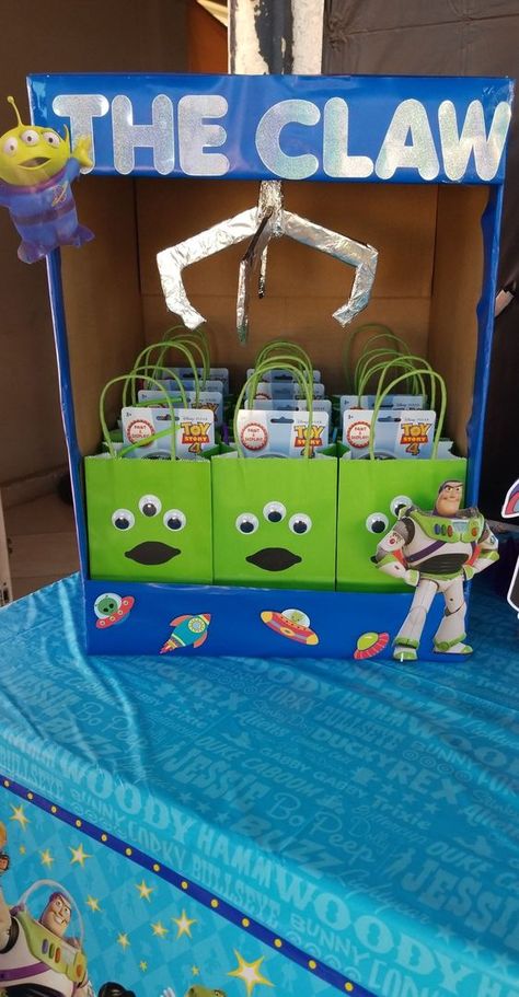 Woody Toy Story Centerpieces, Simple Toy Story Party Decor, Toy Story 3 Rd Birthday Party Ideas, Toy Story Fifth Birthday, Toy Story 1st Bday Party, Buzzlighter Birthday Party, Toys Story 1st Birthday Party Ideas, Toy Story 2 Infinity And Beyond, Toy Story Back Drop Ideas