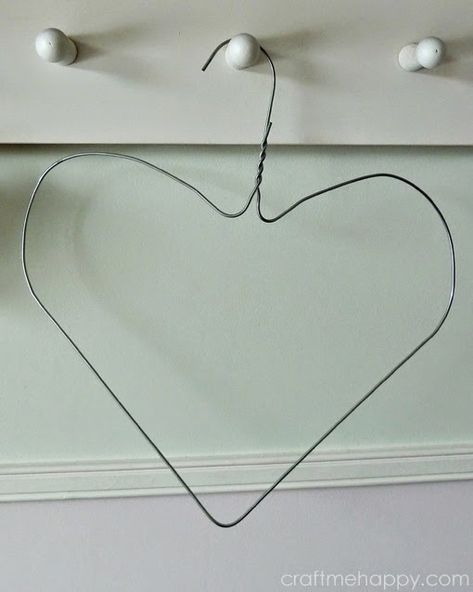 Craft me Happy!: Rag Heart Wreath Heart Wreath Craft, Wire Heart Wreath, Heart Wreath Diy, Roses Valentine, Valentine Wreath Diy, Hanger Crafts, Heart Shaped Wreaths, Diy Valentines Decorations, Fabric Wreath