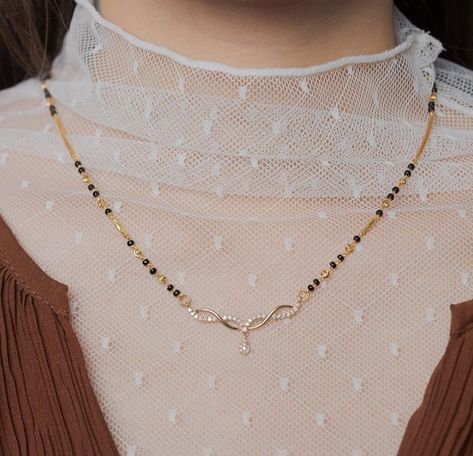 Mangalsutra Designs Gold 10 Gm, Double Layer Mangalsutra Designs, Latest Small Mangalsutra Designs Gold, Small Mangalsutra Designs Gold, Trending Mangalsutra Designs, Small Mangalsutra, Modern Mangalsutra Designs, Mangal Sutra, Mangalsutra Chain