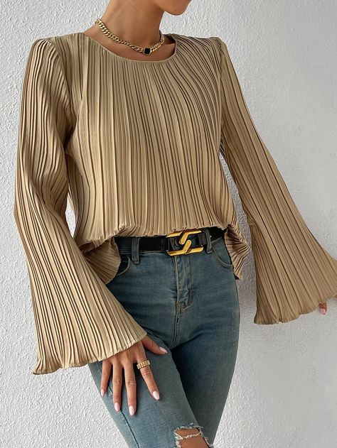 Solid Pleated Bell Sleeve Blouse | SHEIN USA Pleated Top Outfit, Pleats Top, Chiffon Shirt Blouse, Business Formal Dress, Coachella Dress, Pleated Tops, Pleat Top, Pleated Blouse, Professional Dresses