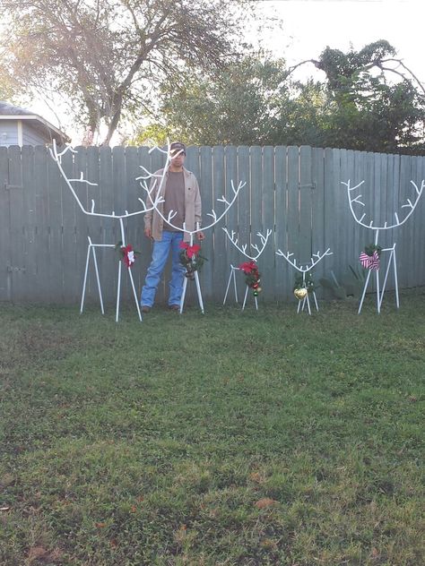 Rebar reindeer 40$ to 150$ Rebar Yard Art, Rebar Reindeer, Blacksmithing Projects, Welding Crafts, College Ideas, Christmas Metal, Welding Art Projects, Metal Christmas, Metal Garden Art