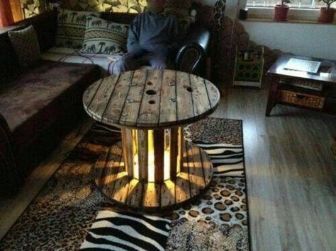 Cable Drum Table, Industrial Diy Projects, Wooden Spool Tables, Cable Spool Tables, Palette Table, Spool Furniture, Spool Tables, Cable Drum, Wood Bar Table