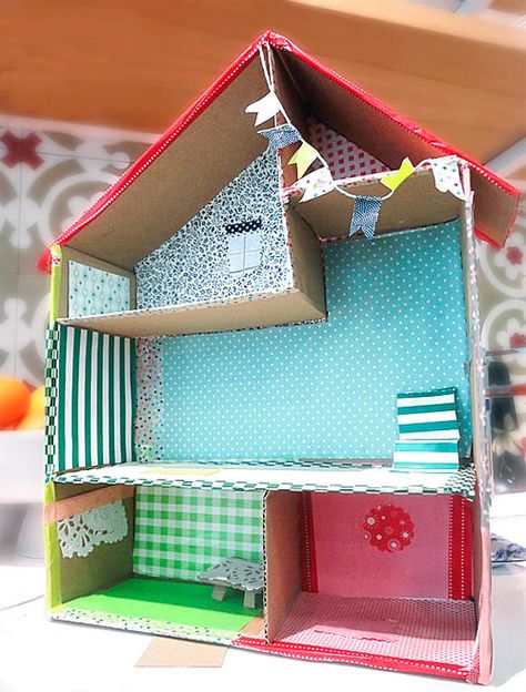 DIY Cardboard Dollhouses Made By Kids Cardboard Dollhouse, Carton Diy, Kids Doll House, Handmade Charlotte, Cardboard House, Ideas Casa, Diy Cardboard, Cardboard Crafts, Diy Dollhouse