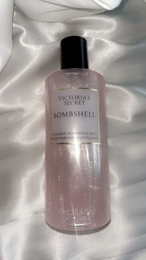 Bombshell Perfume Aesthetic, Victoria’s Secret Perfume Aesthetic, Vs Bombshell Perfume, Profumo Victoria Secret, Victoria Secret Bombshell, Victoria's Secret Perfume, Fragrance Lab, Body Shimmer, Victoria's Secrets