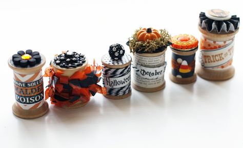 toadstool cottage: Altered Halloween Spools Ribbon Spool Crafts, Halloween Spools, Yoga Crafts, Altered Spools, Spool Ornaments, Spool Art, Halloween Minis, Halloween Embellishments, Wooden Spool Crafts