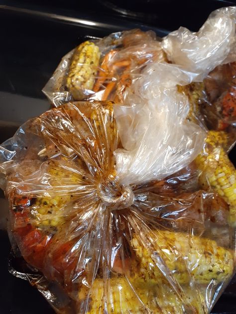 Crab Boil Bag Recipe, Seafood Boil In A Bag, Crab And Shrimp Recipe, Seafood Sauce Recipe, Best Junk Food, Crab Appetizer, Crawfish Recipes, Crab Meat Recipes, Seafood Boil Recipes