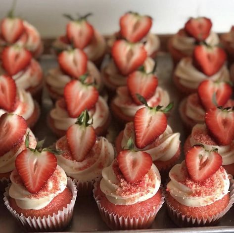 Did someone say cupcakes? They love my Red Velvet and Strawberry crunch.. Strawberry Crunch Cupcakes, Cupcakes Strawberry, Strawberry Crunch, Strawberry Cupcake, Strawberry Cupcakes, Covered Strawberries, August 22, Chocolate Covered Strawberries, 1st Bday