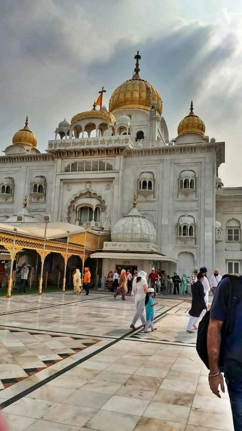 Fortuner Interior Snapchat, Chandigarh Gurudwara Snap, Gurdwara Aesthetic, Banglasahib Gurudwara Delhi, Gurdwara Snapchat Story, Bangla Sahib Gurudwara Photography, Gurdwara Snap, Bangla Sahib Gurudwara Snap, Akshardham Temple Delhi Snap